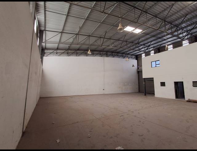 350M² WAREHOUSE TO LET IN WYCHWOOD